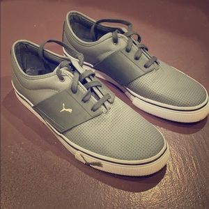 Puma Shoes sz 10.5